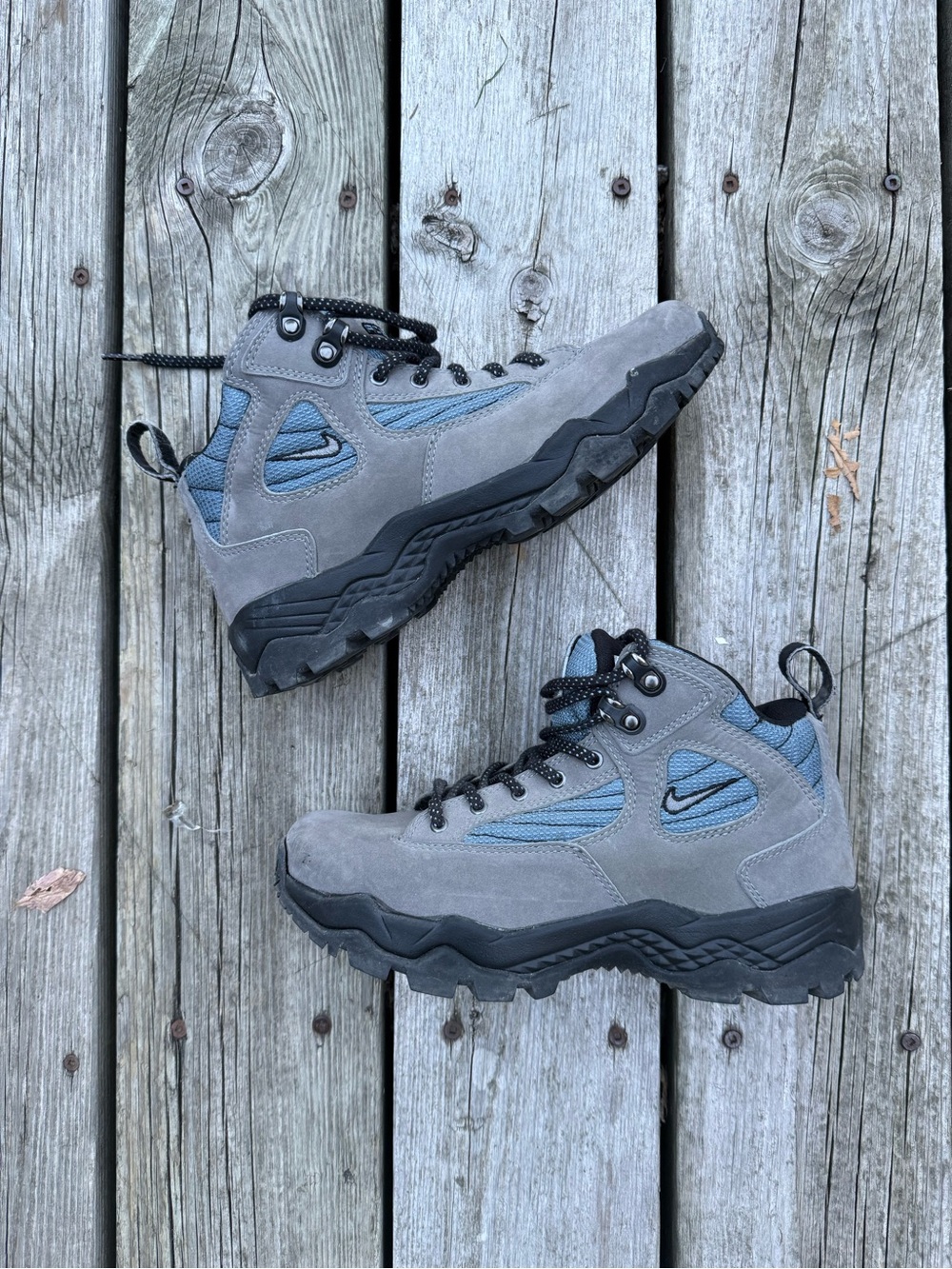 Nike ACG Gray and Blue Lace-Up Women's Trail Boots